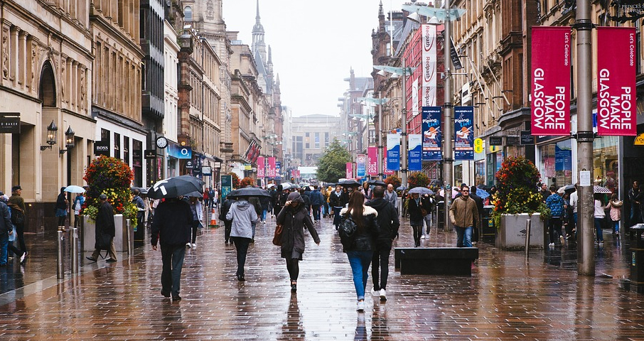 Higher petrol prices led to £1 billion less spent on the high street