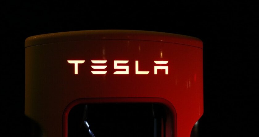 One in ten people think that electric cars can’t be driven in the rain