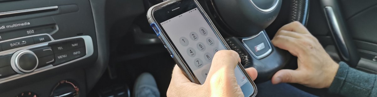Man holding mobile fine for holding mobile